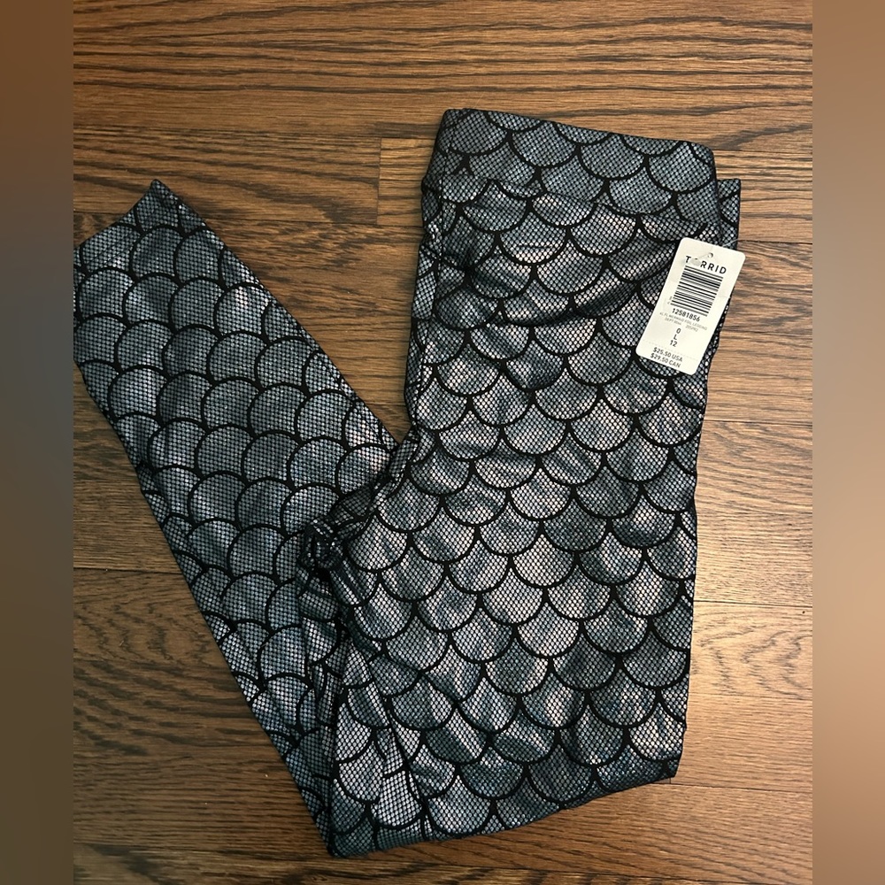 Mermaid Leggings! Torrid Size 0 (Large)